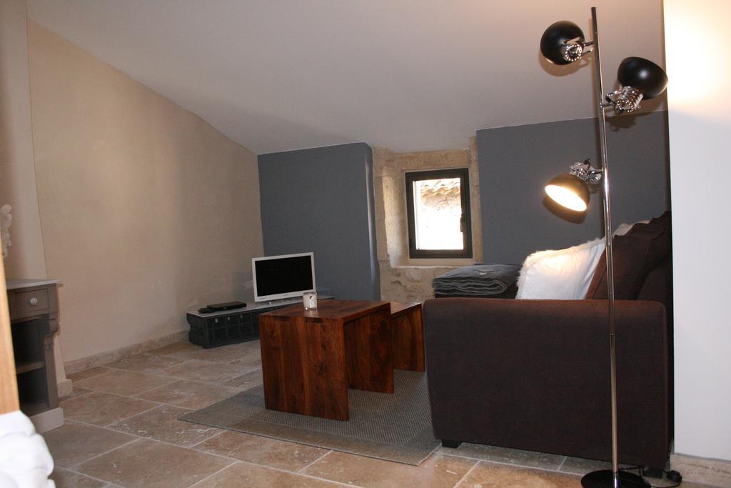 Guesthouse De Cambis B&B Ремулін Екстер'єр фото
